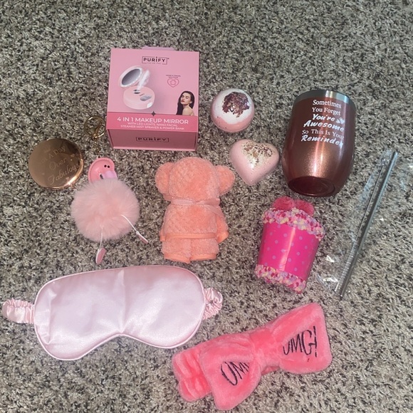 Other - 💋Brand New Pink Beauty and Relaxation 11 piece Set!